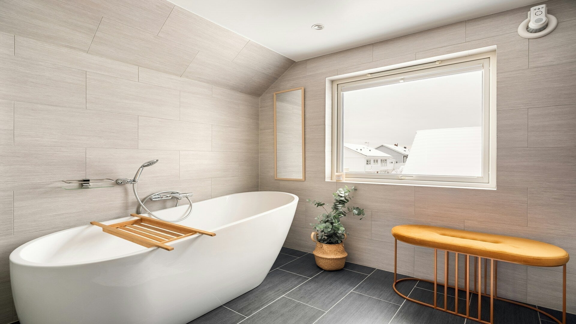 Retailer Exclusive: Freestanding Bath with Great Price & Fast Delivery