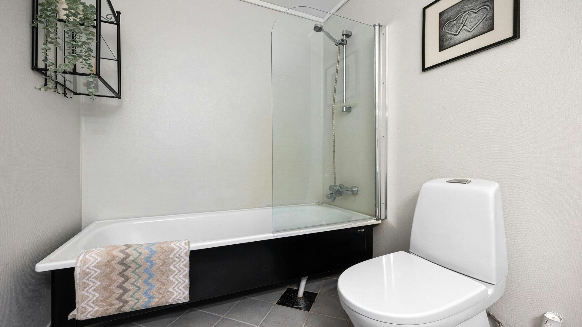 shower enclosure