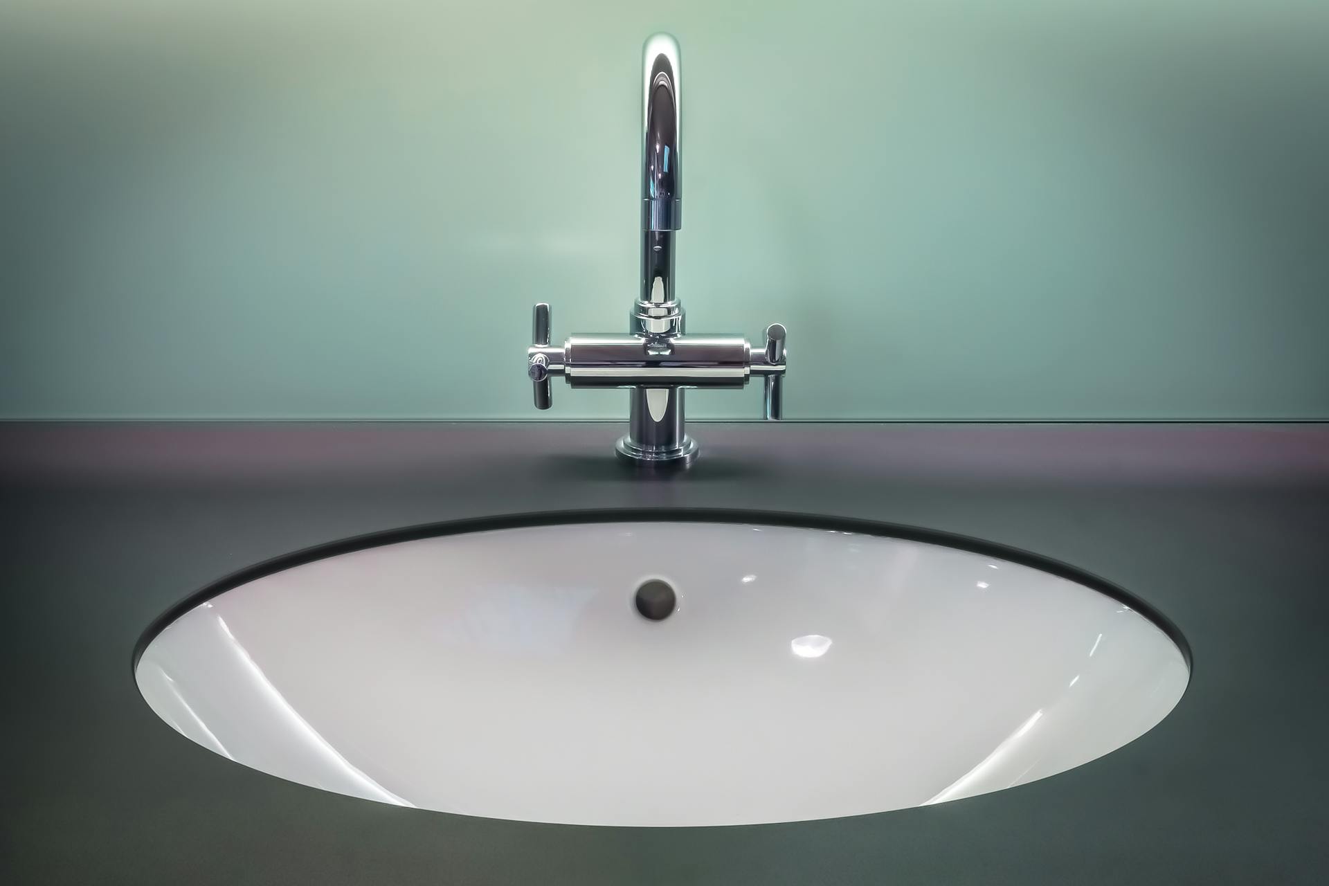 A Guide to Bathroom Sink Materials: Weighing Up Your Options